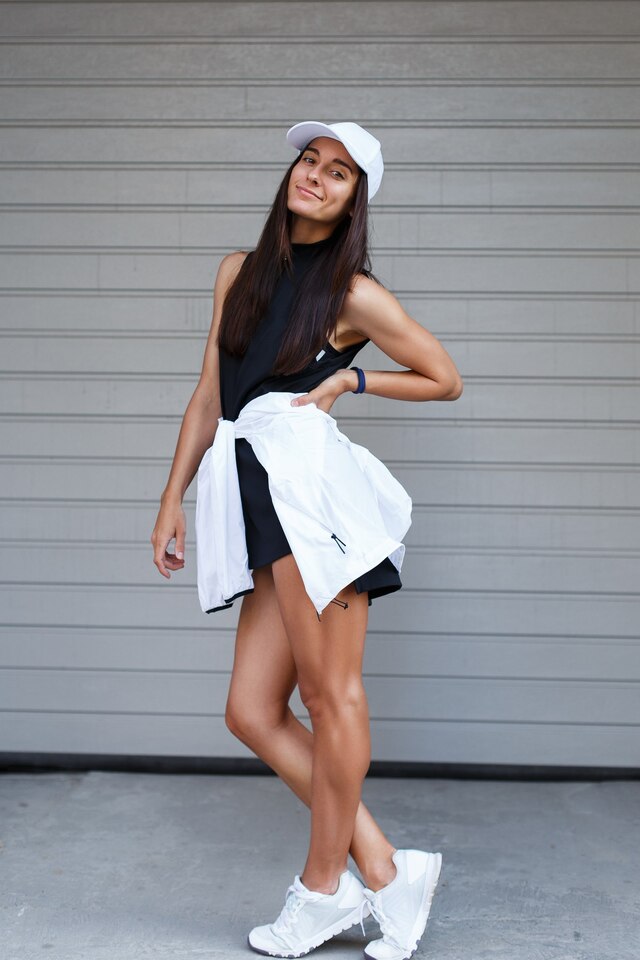 woman-sportswear-gray-garage-door-large - Cute Sportswear for Teens